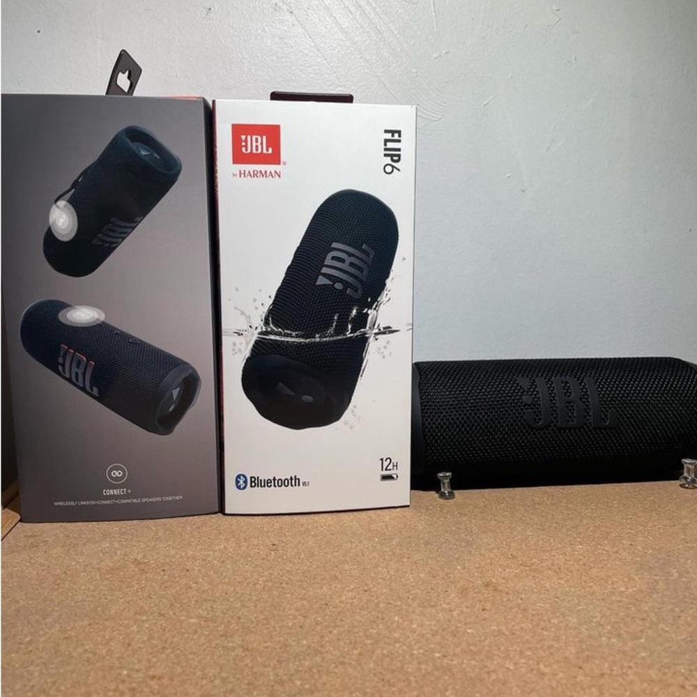 Brand new jbl flip 6 great price brand nee never used